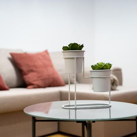 Citadela North 1Br Apartment W Security And Self Check In Bukarest Exteriör bild