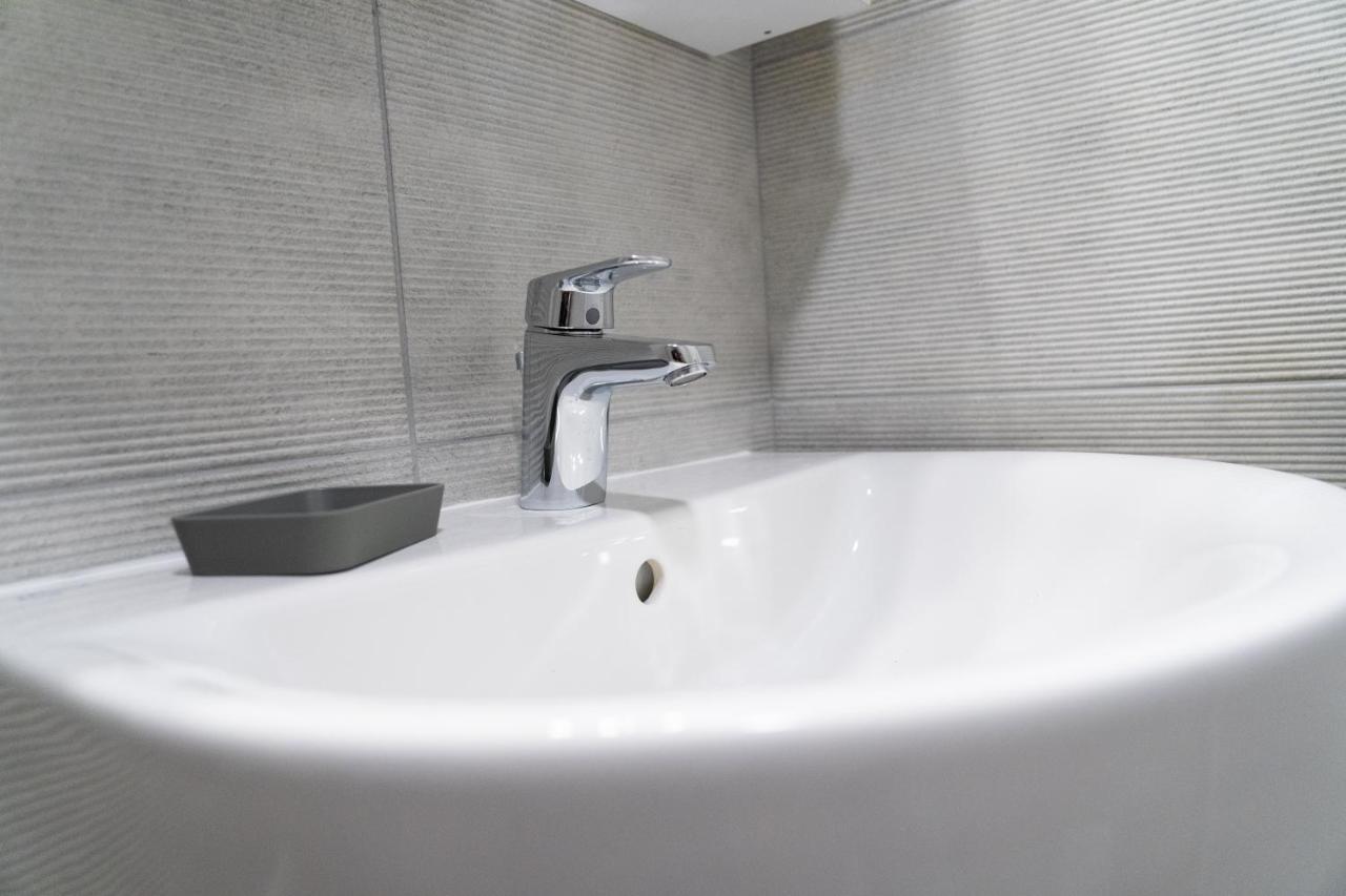 Citadela North 1Br Apartment W Security And Self Check In Bukarest Exteriör bild