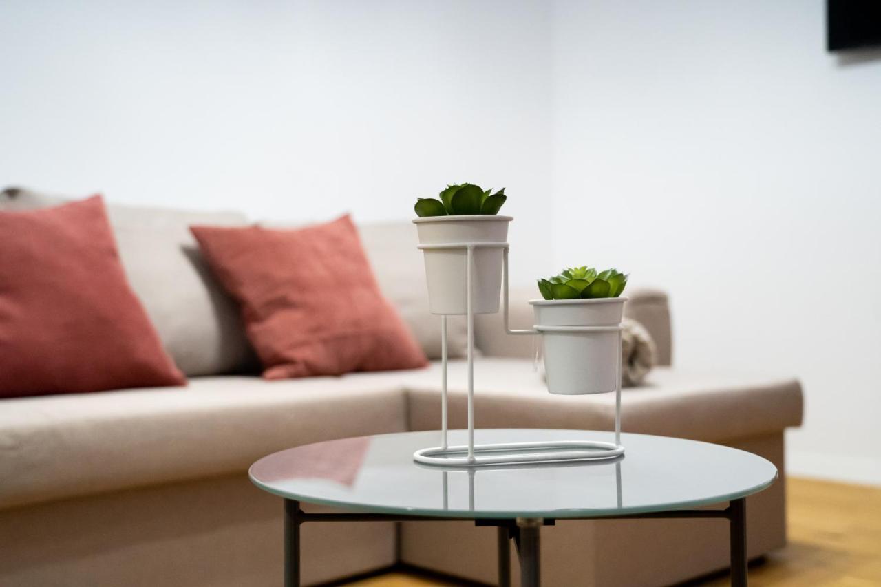 Citadela North 1Br Apartment W Security And Self Check In Bukarest Exteriör bild