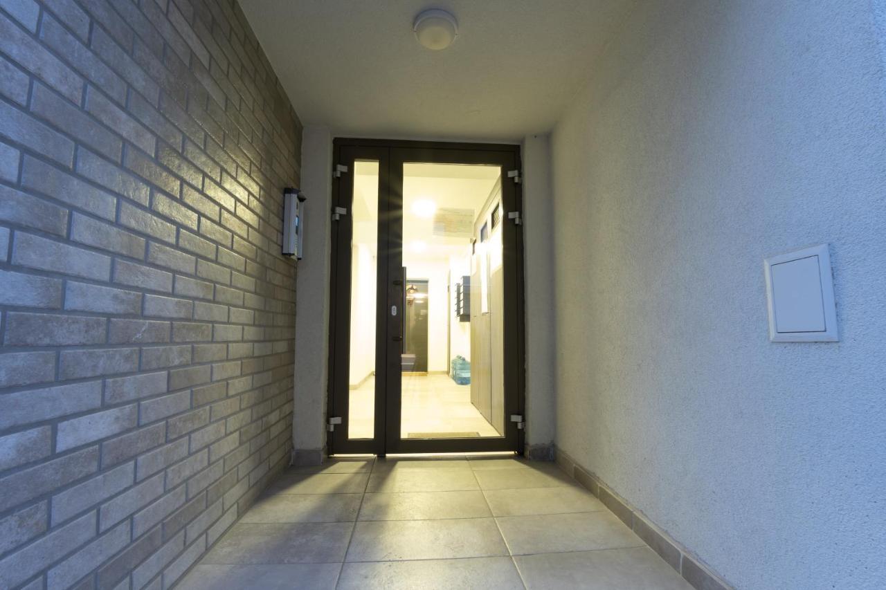 Citadela North 1Br Apartment W Security And Self Check In Bukarest Exteriör bild