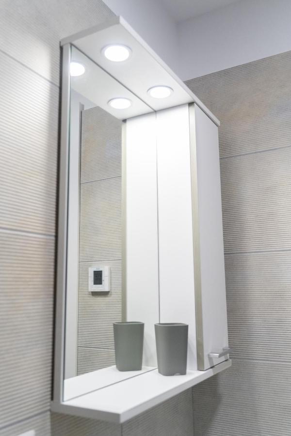 Citadela North 1Br Apartment W Security And Self Check In Bukarest Exteriör bild